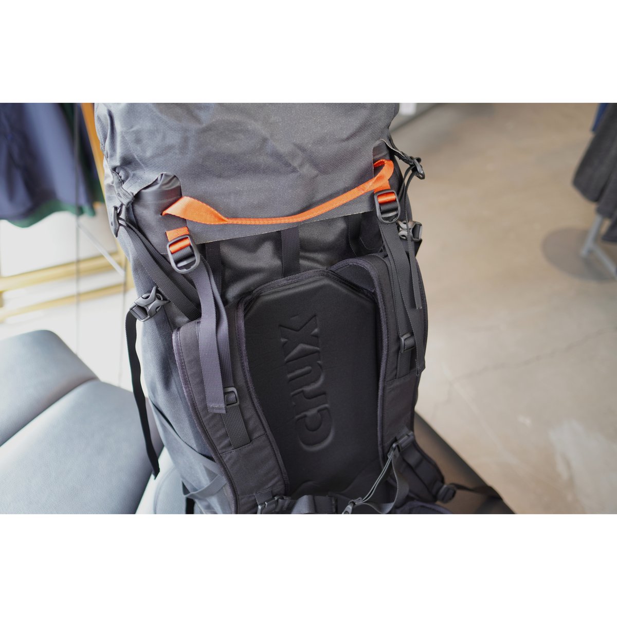 CRUX | AK57 | 山道具と喫茶 Eightdoor