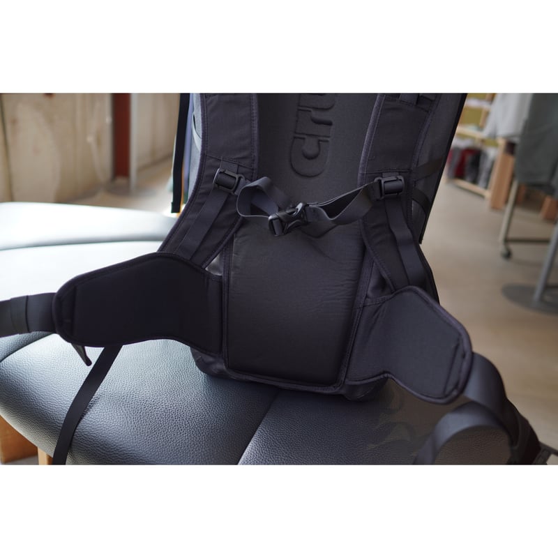 CRUX | AK57 | 山道具と喫茶 Eightdoor