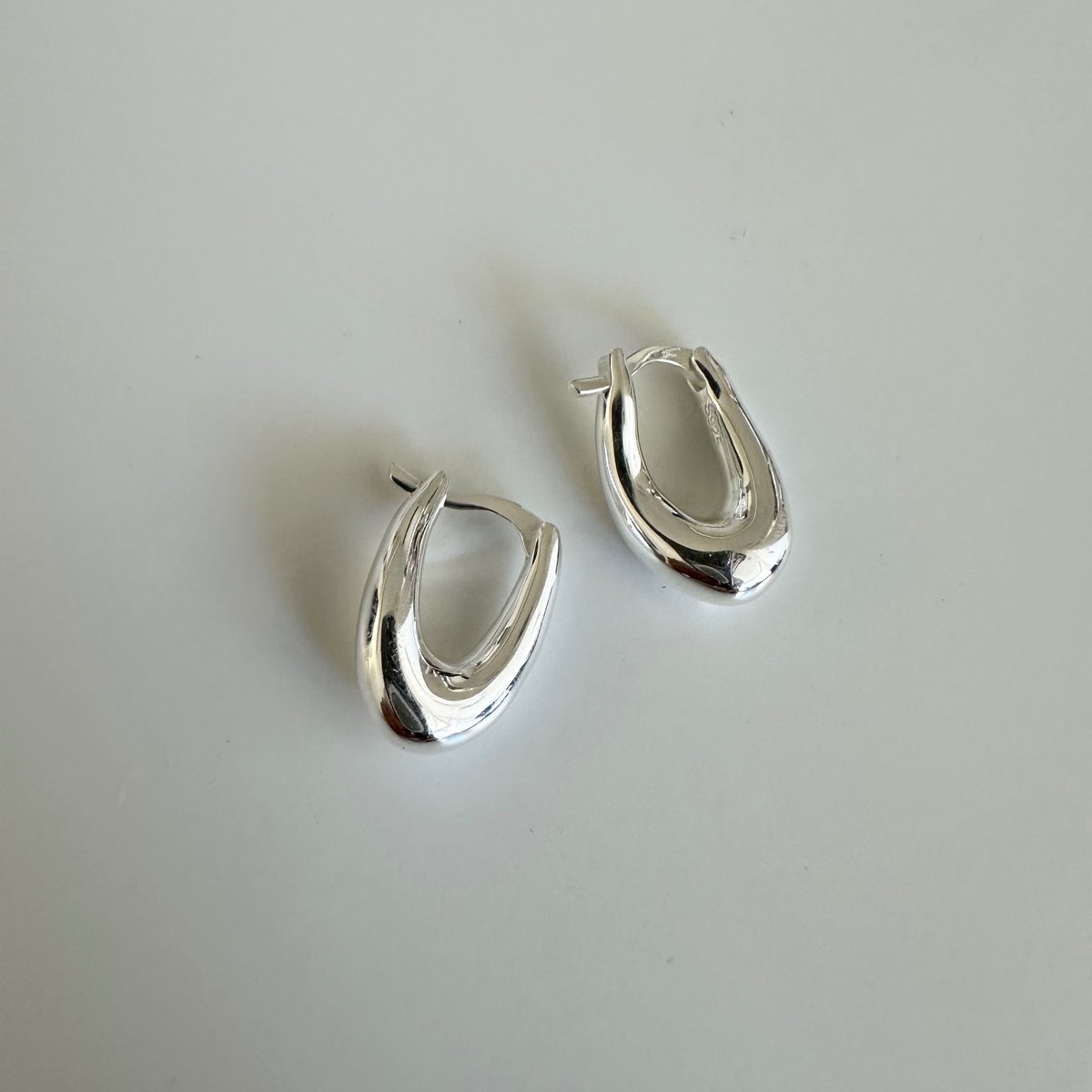 シルバー925 Sterling 多角形デザインフープピアス/軽研磨仕上げ シルバー925 Sterling 多角形デザインフープピアス/軽研磨仕上げ