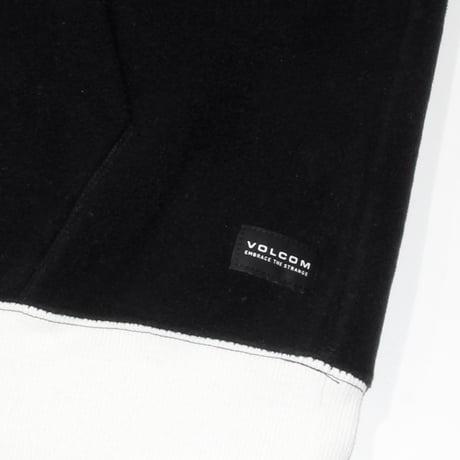 VOLCOM【ボルコム】 JP P200 CREW　BLACK(ブラック）