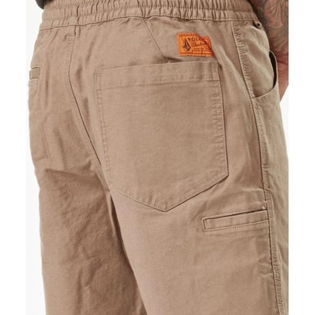 VOLCOM【ボルコム】 CALIPER EW SHORT 17　BNL（ベージュ）　Lサイズ