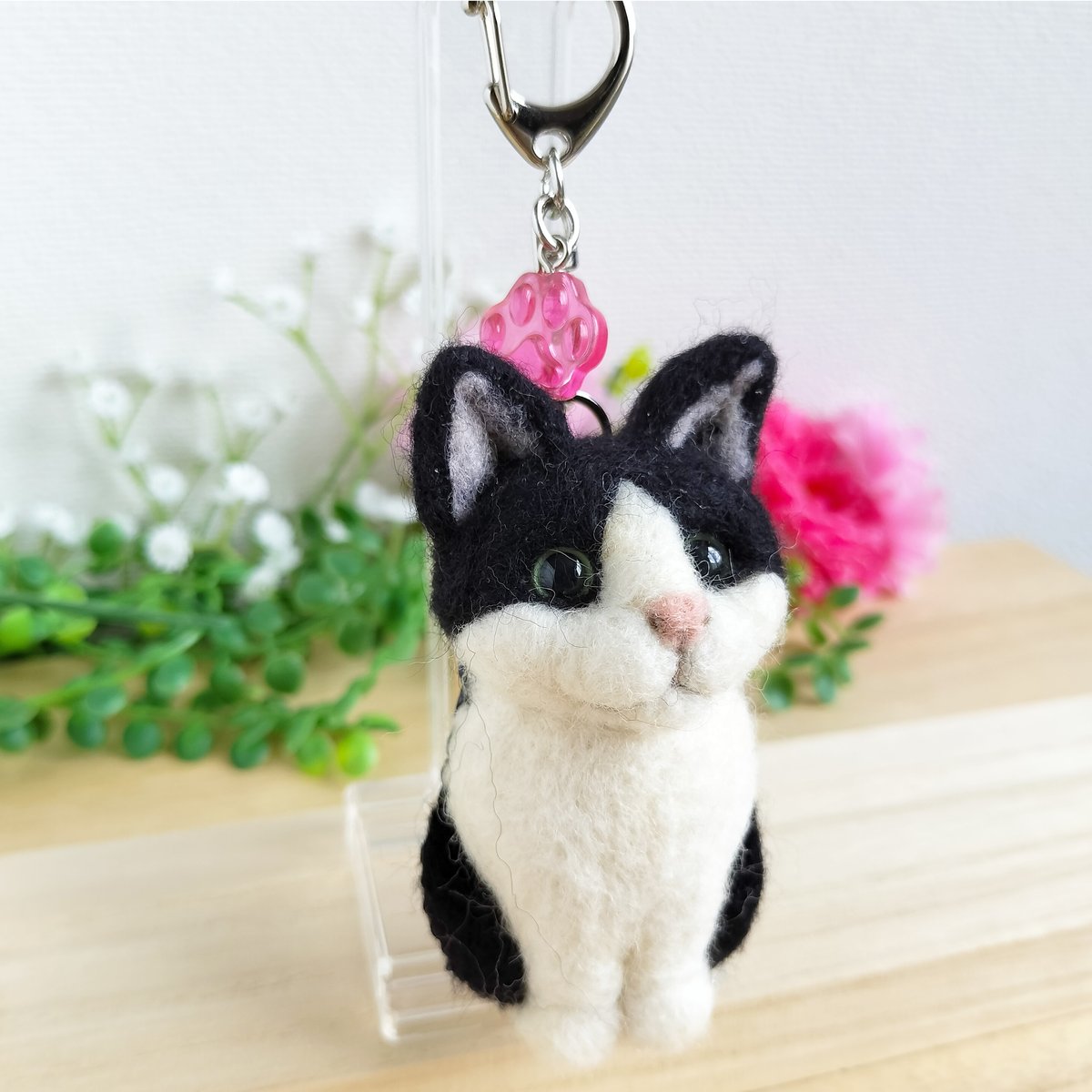 【あみねこ】おすわりしたネコちゃんのキーホルダー&土偶のキーホルダー fit=scale-down,w=1200