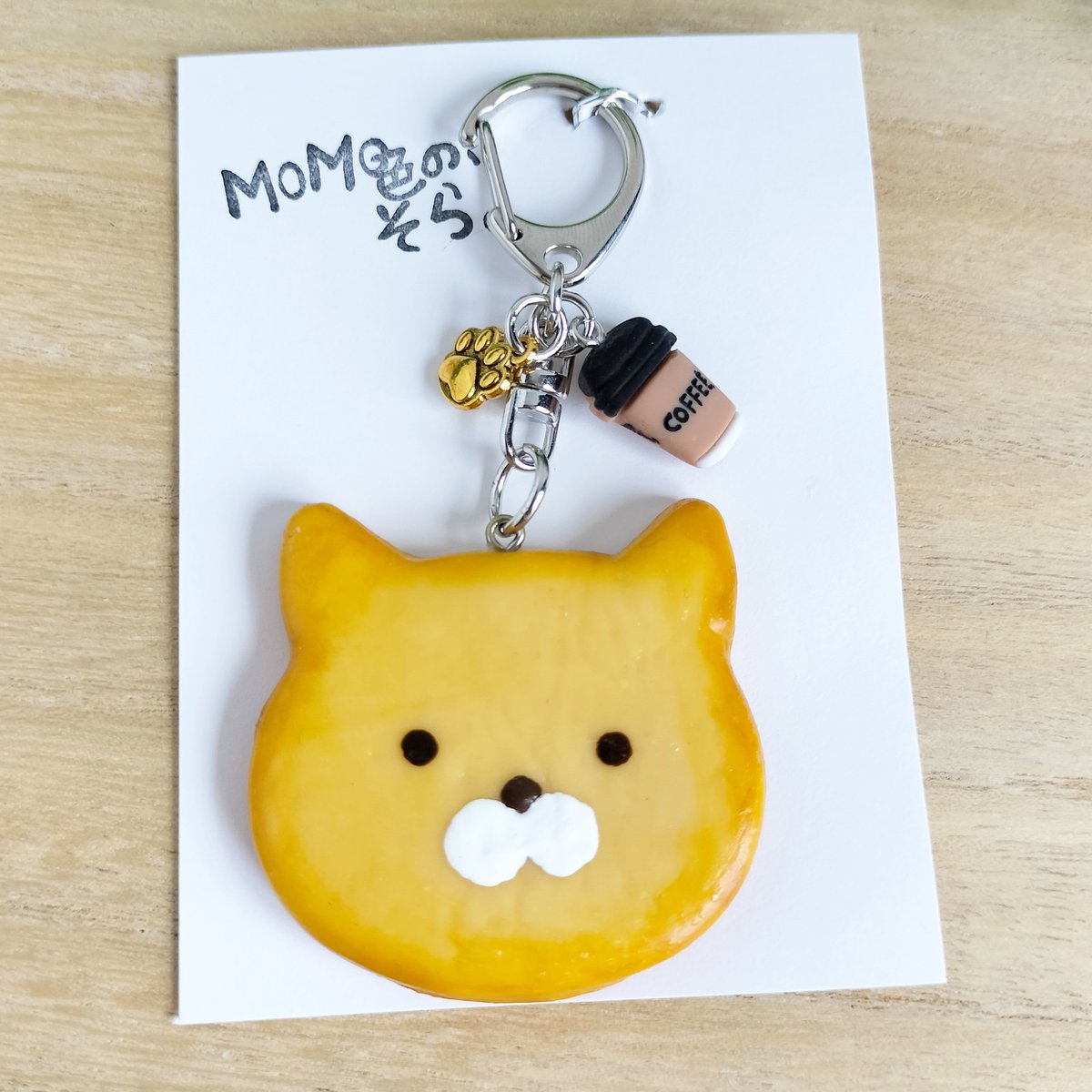 くまのプーさん　まねきねこ(緑猫/開運)マスコットキーホルダー　吸盤 ネコのクッキー風キーホルダー | MoMo色の、そら。／ネコ