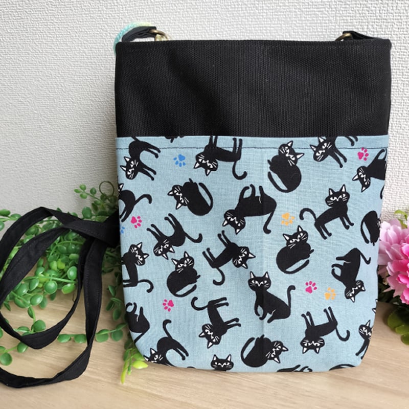 ゆきそら　黒猫柄スマホショルダーバッグ スマホケース ミニショルダーバッグ シリコン ニット 黒猫柄