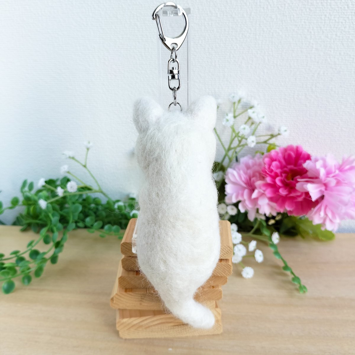 羊毛ネコ＊にゃんポーズキーホルダー(白猫) のコピー | MoMo色の、そら