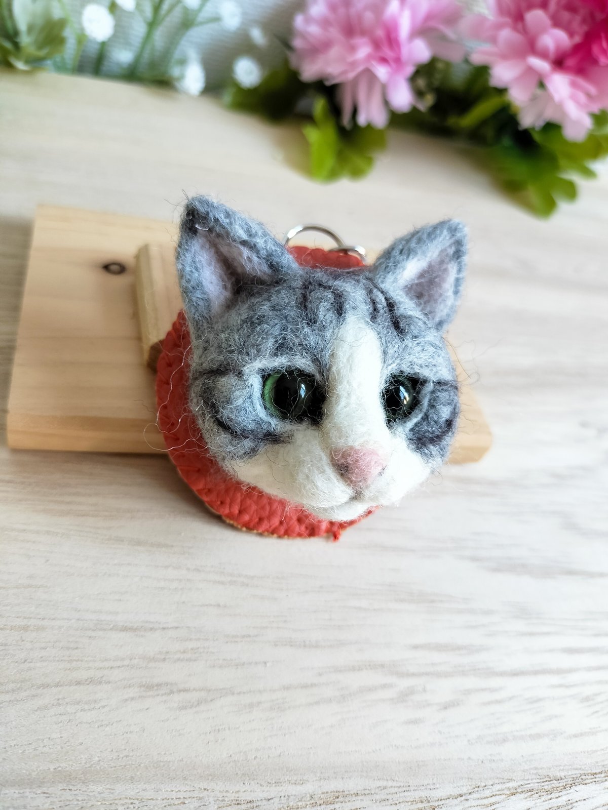 ネコのお顔キーホルダー(サバシロ) | MoMo色の、そら。／ネコ