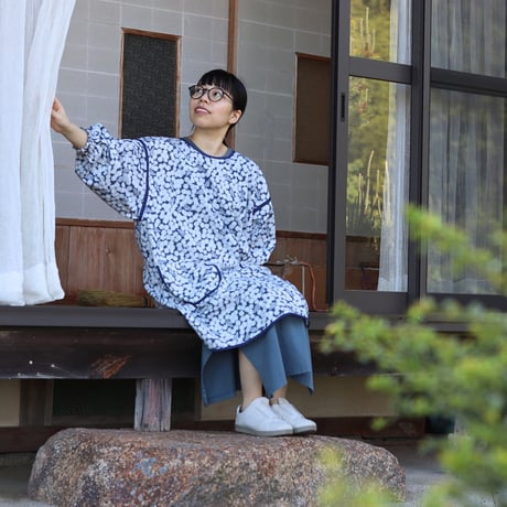 【割烹着】夜風にお花