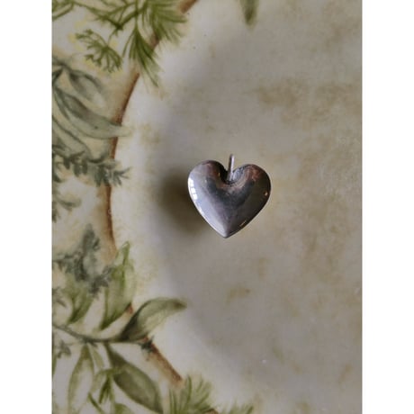 1950s "everyone has heart" pendant top