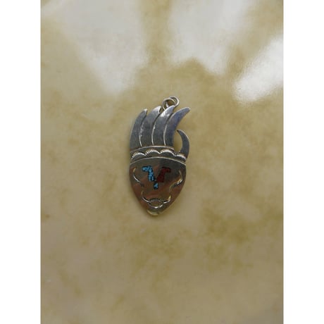 bear paw pendant top