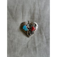 1950s "everyone has heart" pendant top
