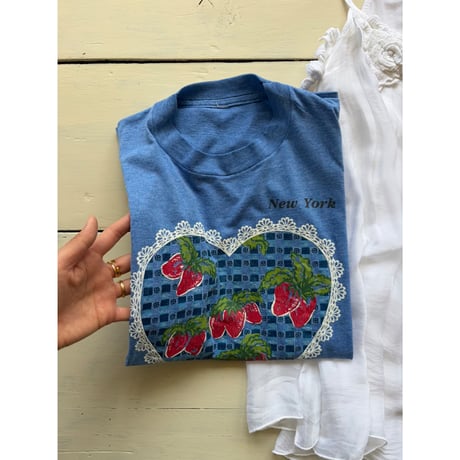 vintage strawberry blue t shirt