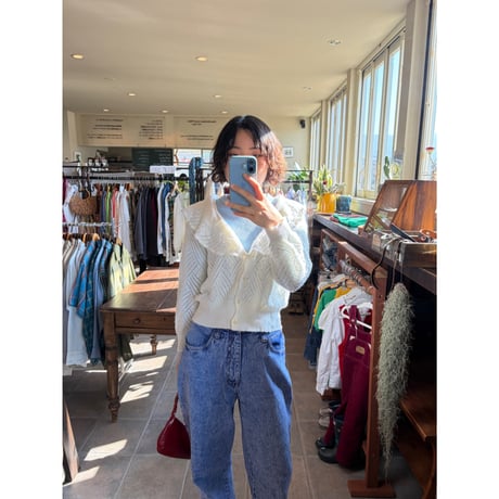 frill collar white knit cardigan