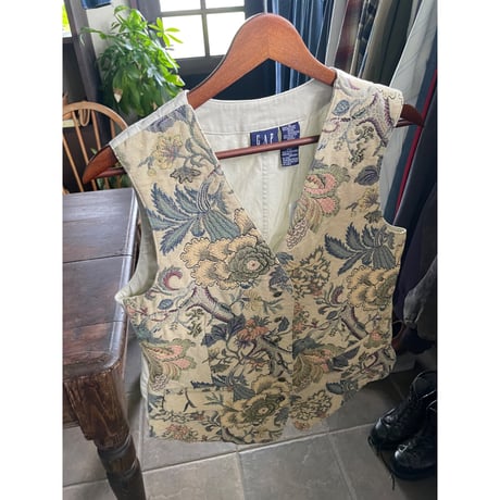 Old GAP floral vest