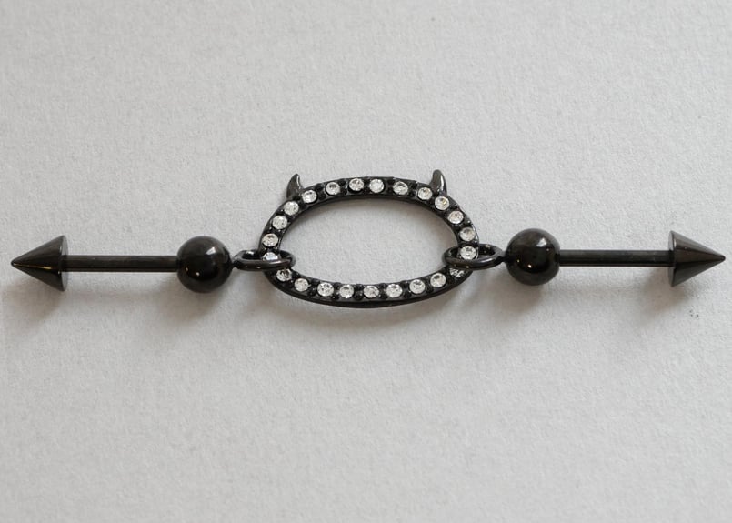 デビルシスターズピアス