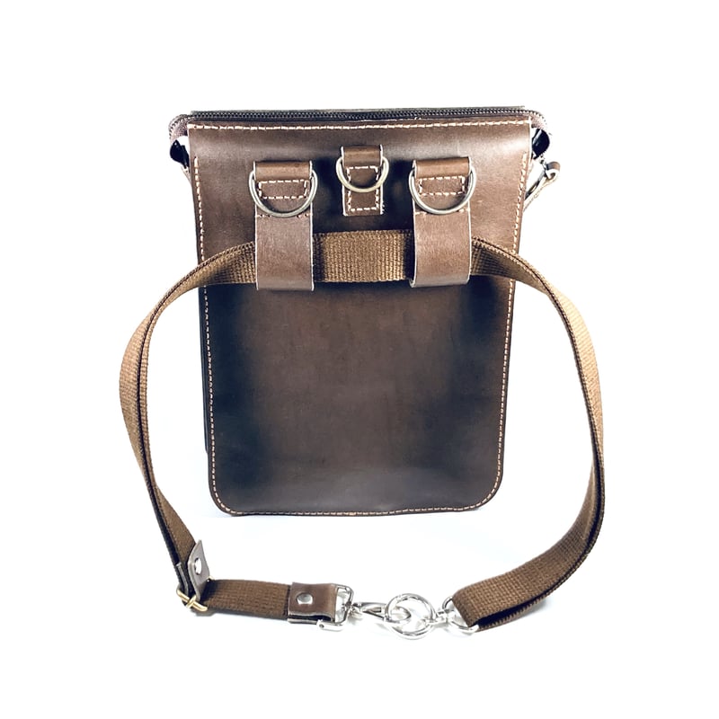 ワープアンドウーフ オリジナルウエストバッグ ダークブラウン WARP AND WOOF: 試着画像です。Waist & Shoulder 2way Bag