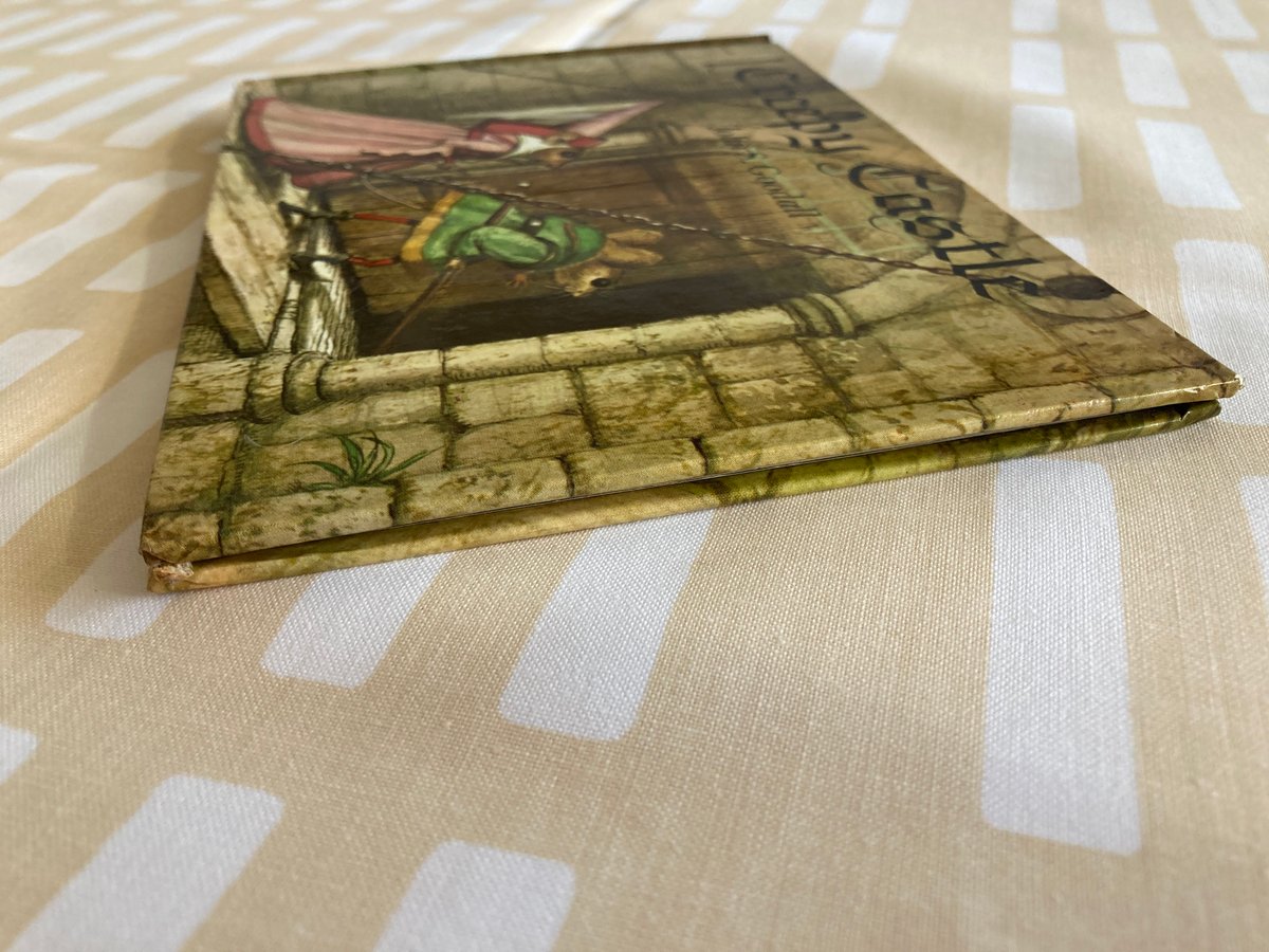 ◇しかけ絵本◇ 「CREEPY CASTLE」 お城 ドラゴン コウモリ 文字なし