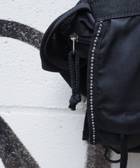 NB black sholuder bag