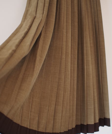 [France] pleats skirt