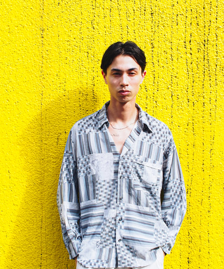 tiled pattern light shirt