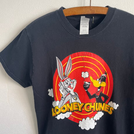 "LOONEY CHUNES" black Tshirt