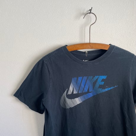 "NIKE" Tshirt  ladies kids