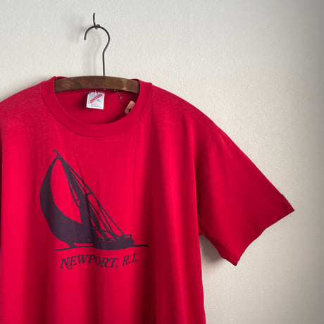 "NEWPORT"Tshirt