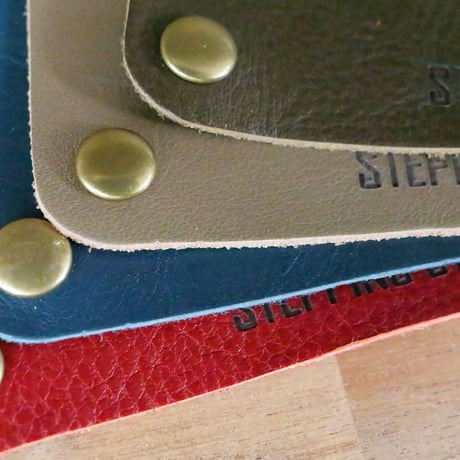 STEPPING STONES  CB缶カバー　navy  X  red