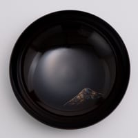 蒔絵「不二」大平まり（溜色）φ16.5cm