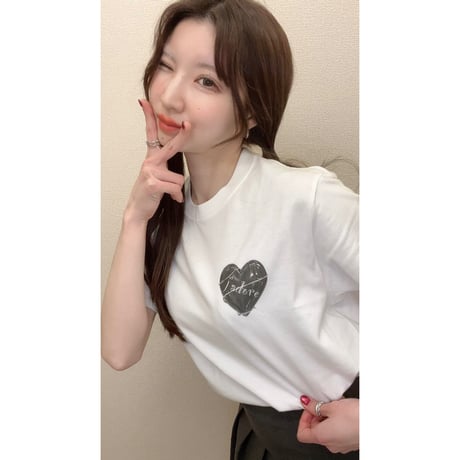 Re:vius Management /yuri-S/S Tee