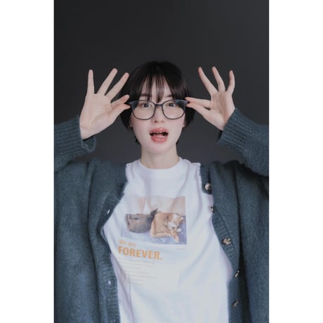Re:vius Management / 𝐁𝐨𝐮𝐫𝐛𝐨𝐧 𝐋𝐢𝐥𝐲 - S/S Tee