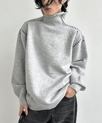 STITCH-DECORATED HIGH-NECK KNIT
