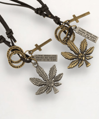 MAPLE LEAF LEATHER NECKLACE /2color