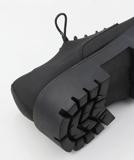 THICK-SOLED SQUARE-TOE SHOES
