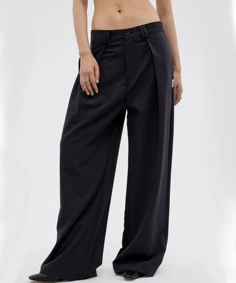 PLEATED WIDE STRAIGHT SLACKS