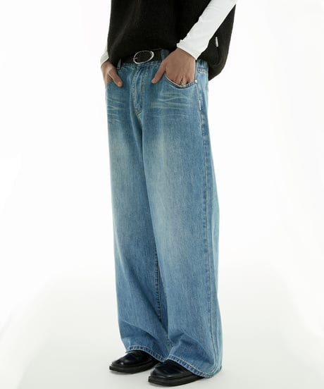 WHISKER WASHED BAGGY JEANS