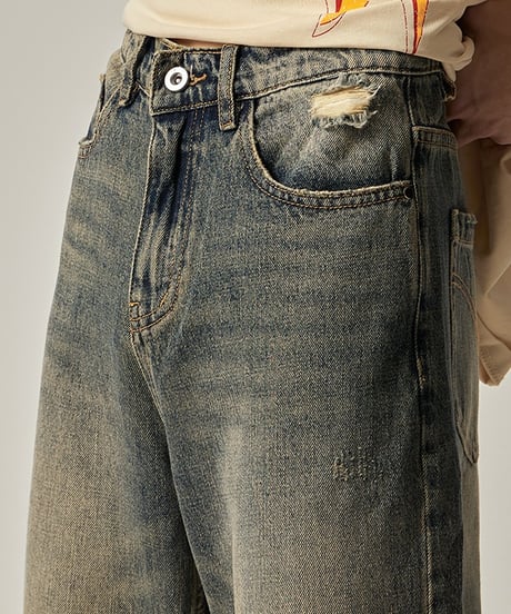 LOOSE STRAIGHT LEG DENIM