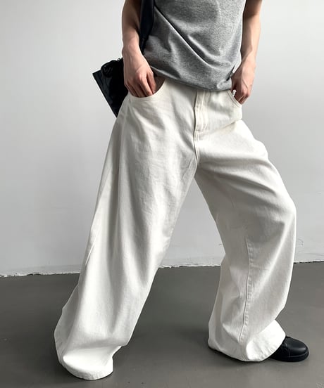 WIDE LEG WHITE DENIM