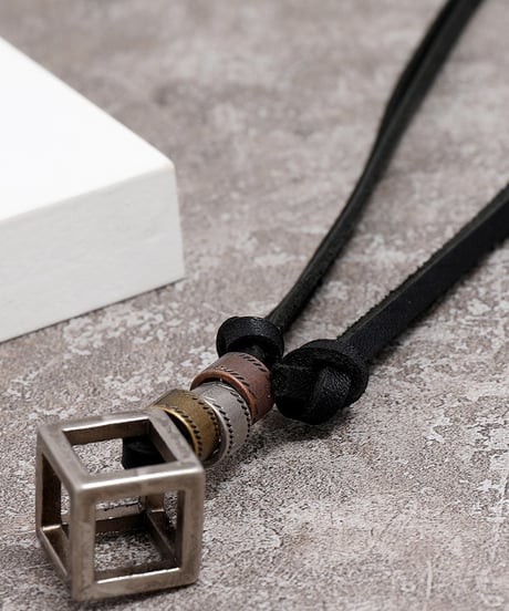 RETRO CUBE LEATHER NECKLACE /2color