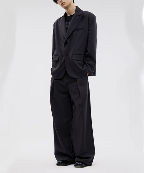 PLEATED WIDE STRAIGHT SLACKS