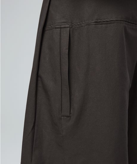 LOWDEPTH CROPPED PANTS /2color
