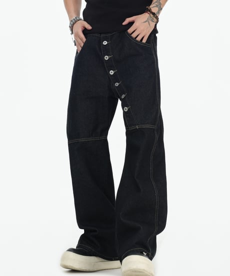 DIAGONAL BUTTON DENIM