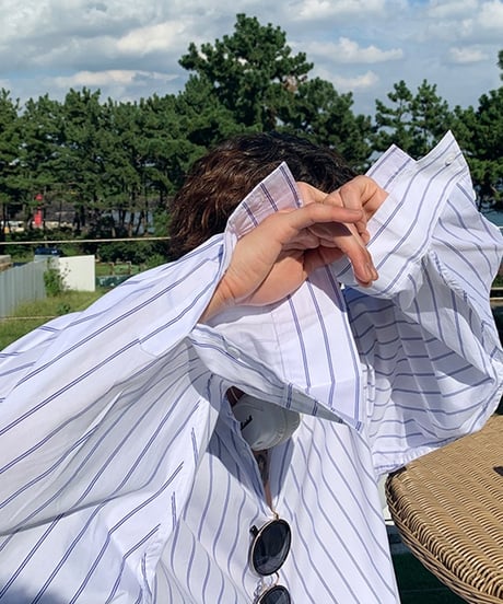 LOOSE STRIPED SHIRT