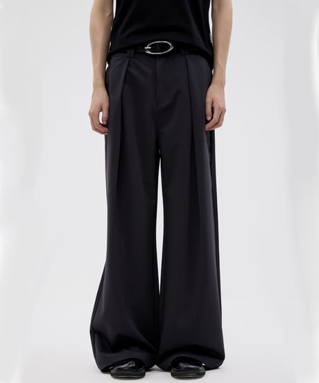 PLEATED WIDE STRAIGHT SLACKS