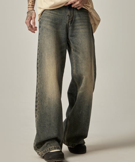 LOOSE STRAIGHT LEG DENIM