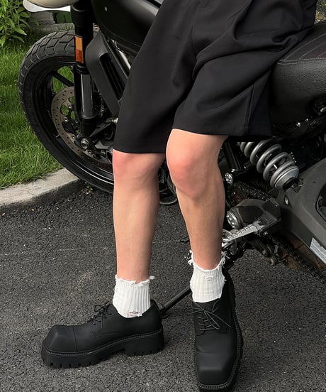 THICK-SOLED SQUARE-TOE SHOES