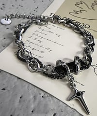 BLACK CRYSTAL STAR BRACELET