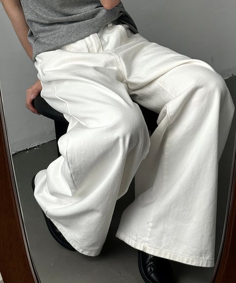 WIDE LEG WHITE DENIM