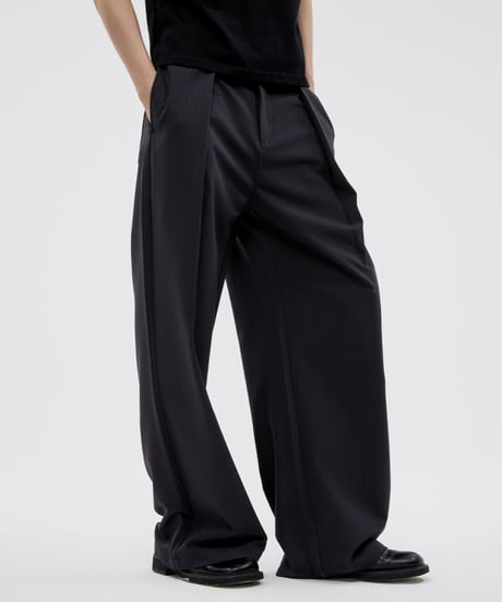 PLEATED WIDE STRAIGHT SLACKS