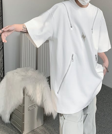 ZIPPER EMBELLISHED T-SHIRT