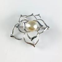 透かしデザインばら1　ブローチ
